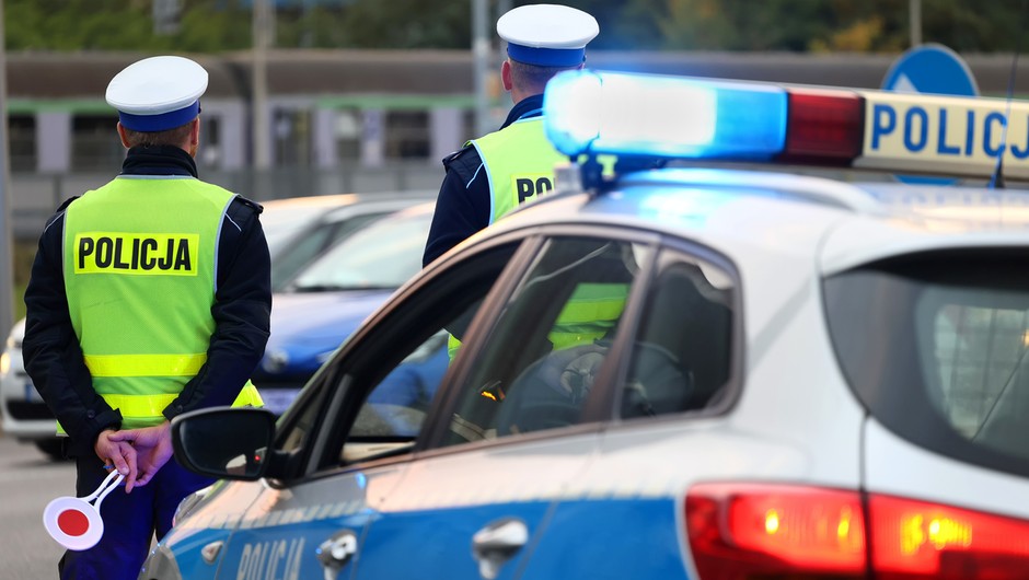 Kierowca dostanie odszkodowanie za błąd policjanta z drogówki