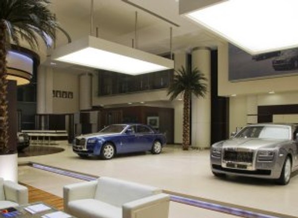 Największy salon Rolls-Royce'a