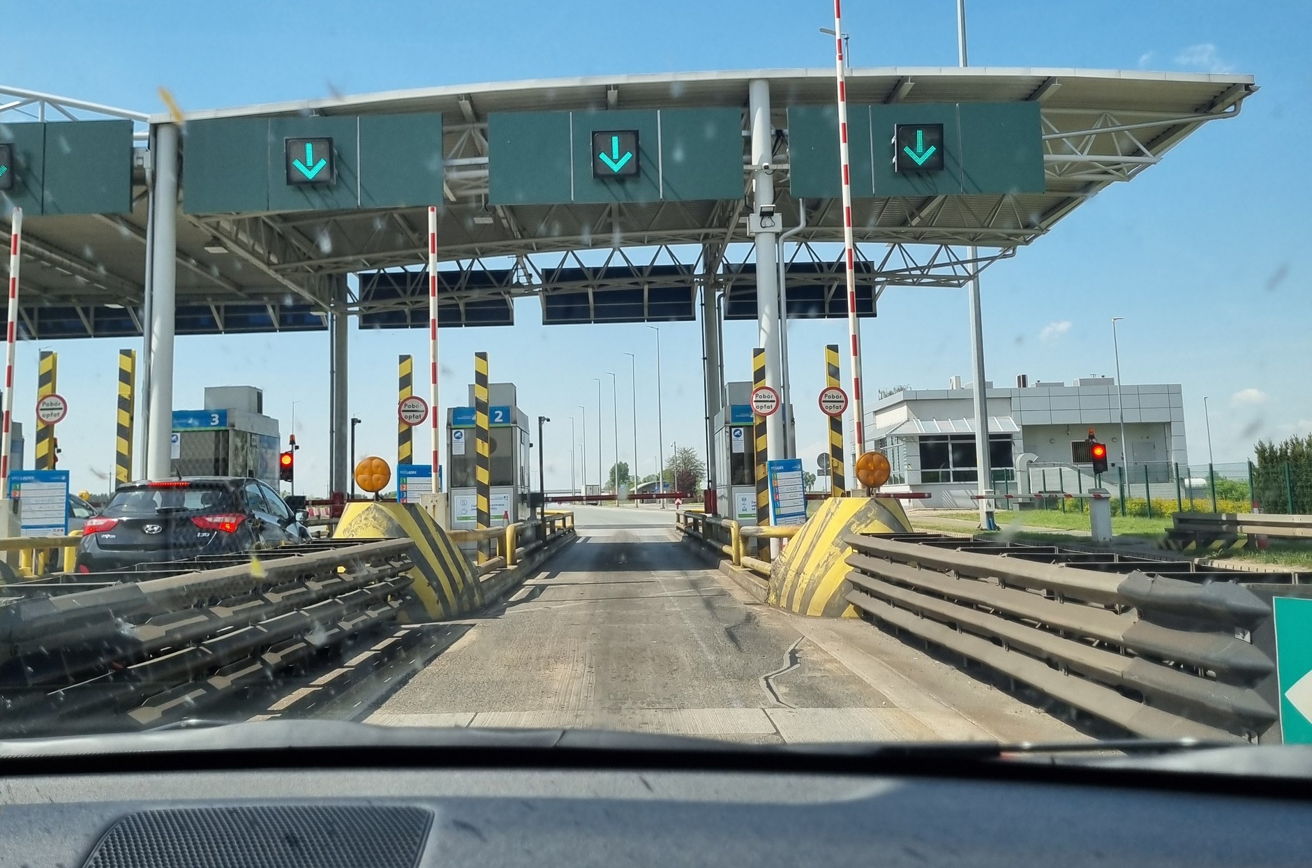 Bramki, pobór opłat na autostradzie A2