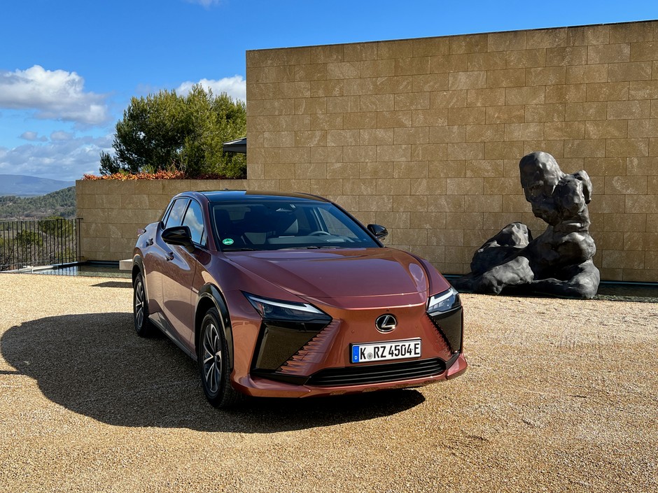 Lexus RZ 450e 2023