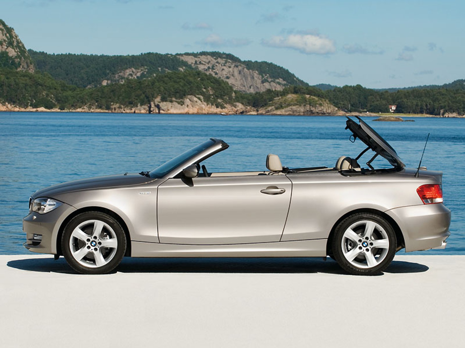 BMW 1 Cabrio: nowe fotografie i oficjalne informacje