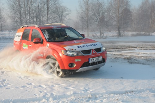 Mitsubishi Outlander 2.2 D-ID Instyle - Silny i funkcjonalny