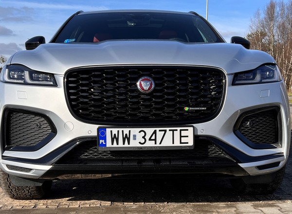 Jaguar F-Pace ma już swoje lata, ale musi być p.o. flagowego modelu tej firmy. Jak sobie z tym radzi?