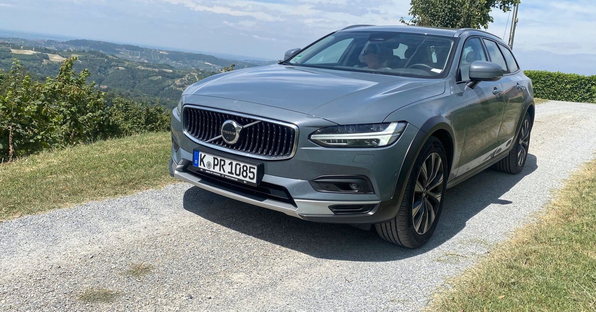 Volvo V90 Cross Country D5