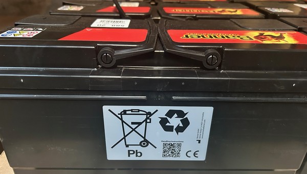 Co się dzieje z akumulatorem po wymianie? Tak odzyskujemy energię z pozornie straconych części