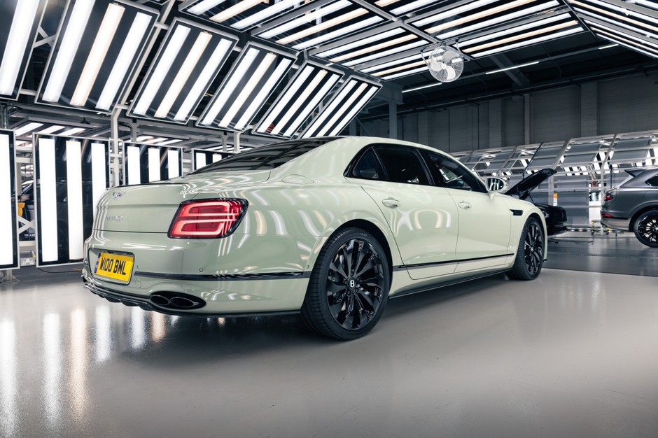 Bentley Flying Spur V8 (2021)