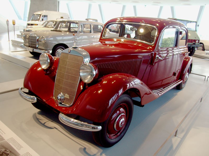 Mercedes-Benz Muzeum: 120 lat historii na 9 piętrach - 1. część (galeria)