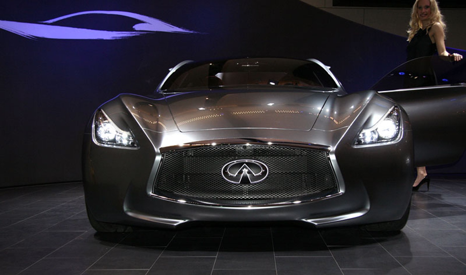 Genewa 2009: Infiniti Essence Concept (fotogaleria)