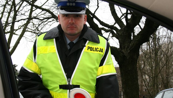 W przypadku złapania na jeździe bez prawa jazdy nie kłam, że masz, tylko zapomniałeś