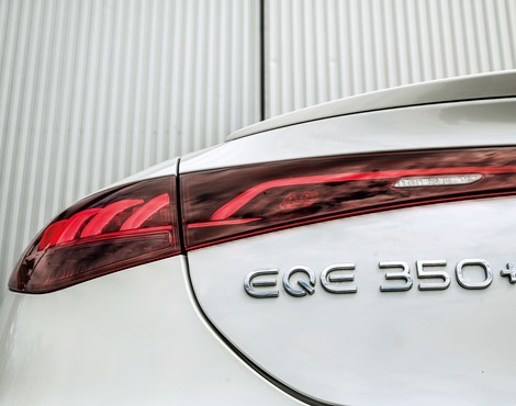 Mercedes EQE 350+ (2022)