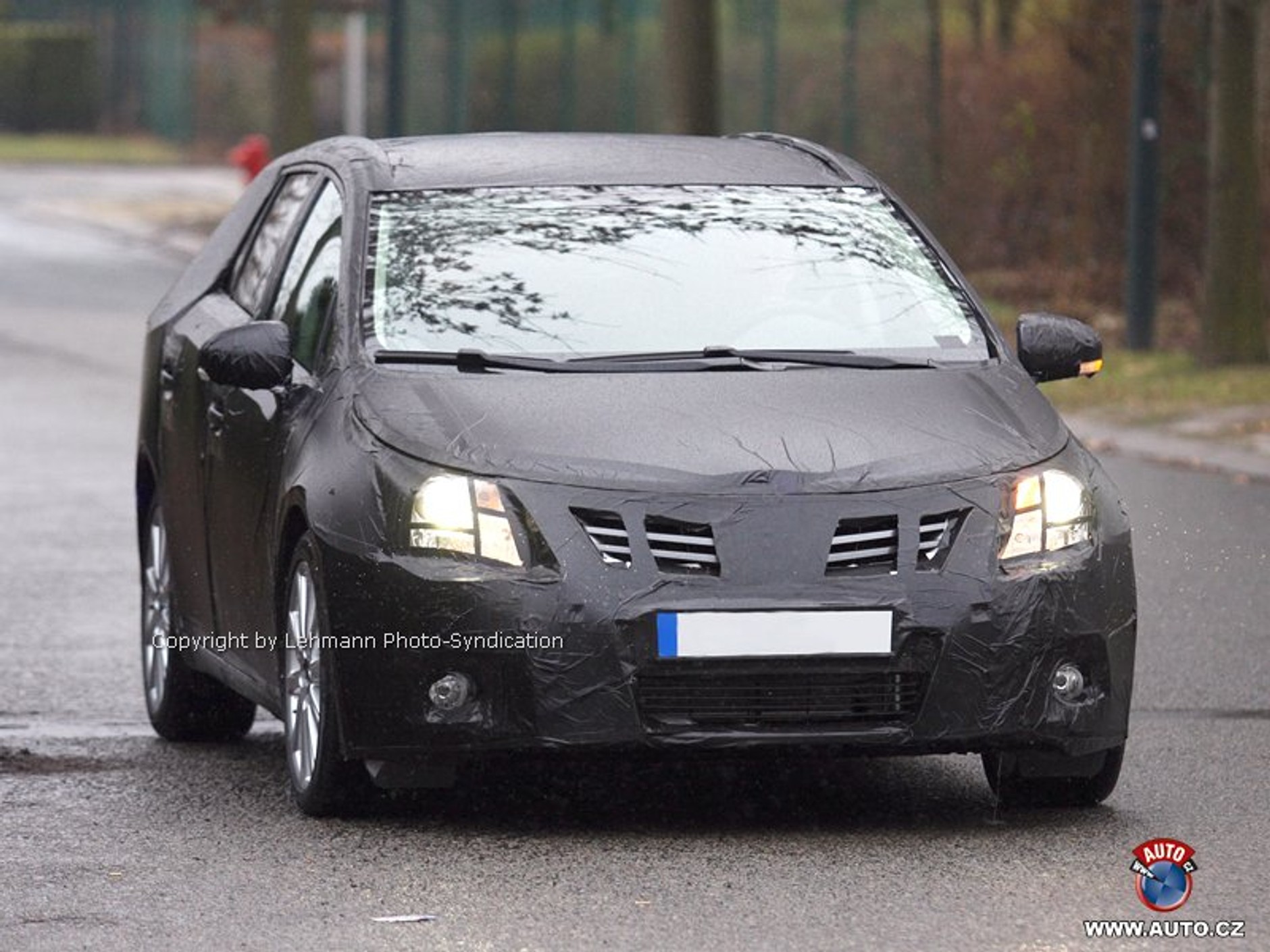 Zdjęcia szpiegowskie: Toyota Avensis w kolejnym wcieleniu