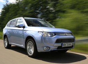 Wygodny SUV pod napięciem - Mitsubishi Outlander PHEV
