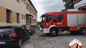 Zaparkowane auta urzędników zablokowały wyjazd straży. Wójt jest zły... na strażaków