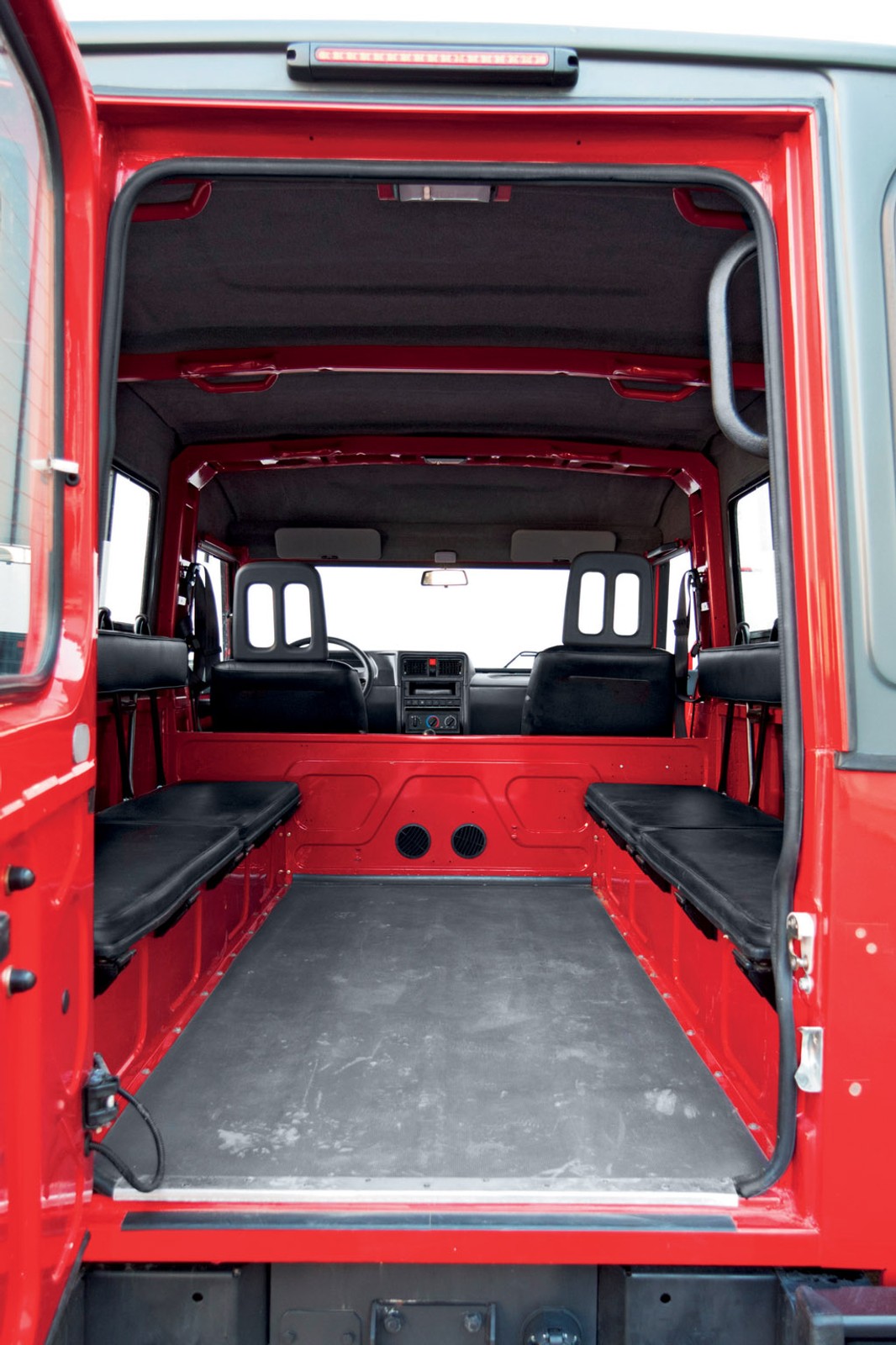 Mercedes G 350 kontra Land Rover Defender i Honker 2000: czy prawdziwe terenówki są na wymarciu?