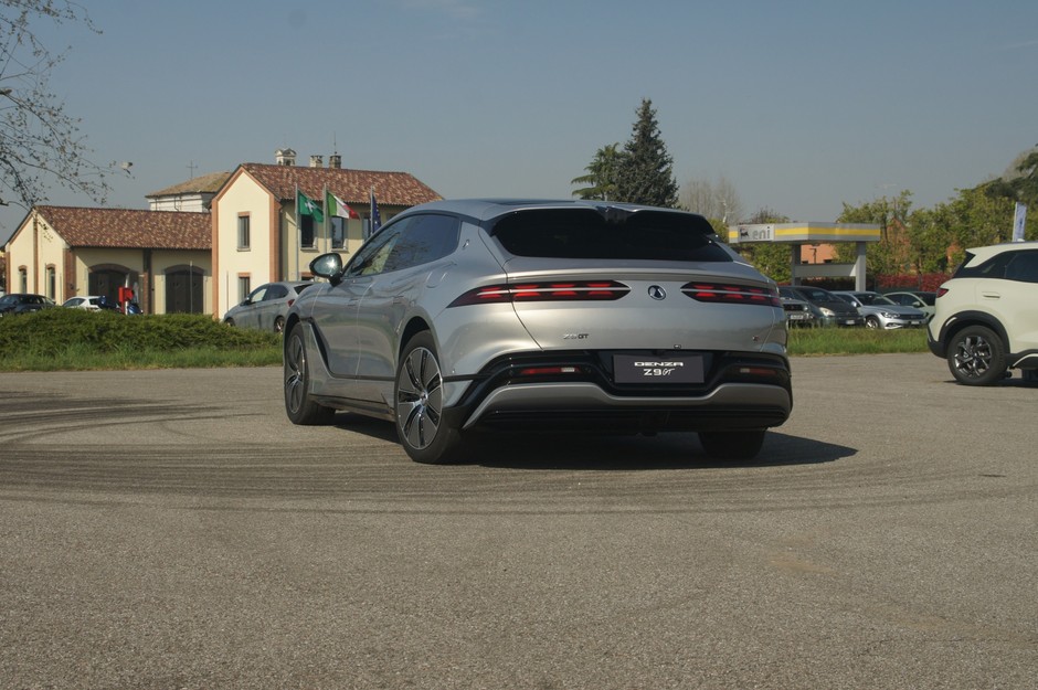 Denza Z9 GT