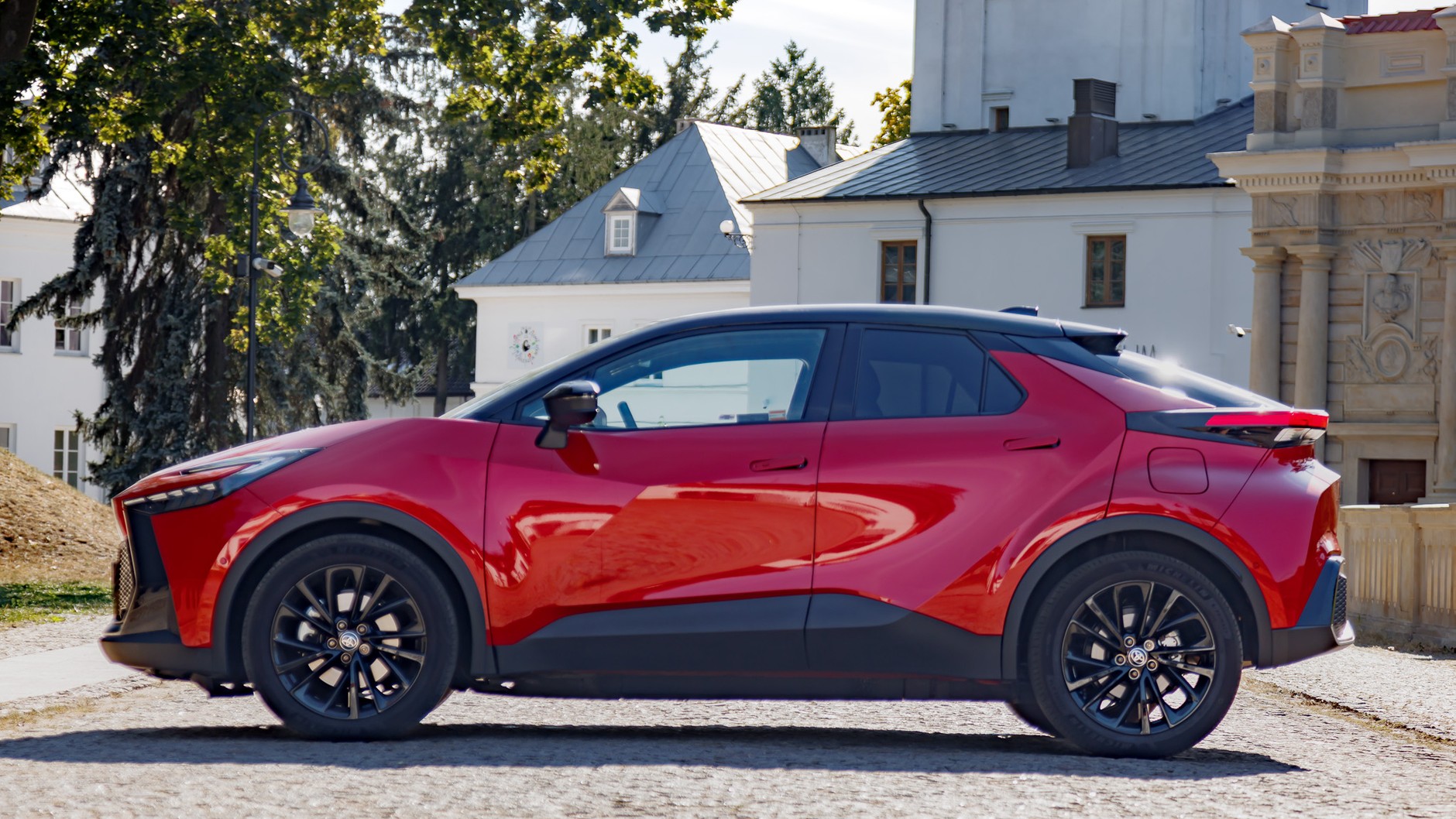 2024 Toyota C-HR PHEV