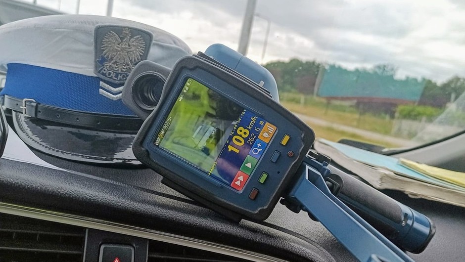 Policjanci zatrzymali pirata drogowego. Przekroczył dozwoloną prędkość ponad dwukrotnie