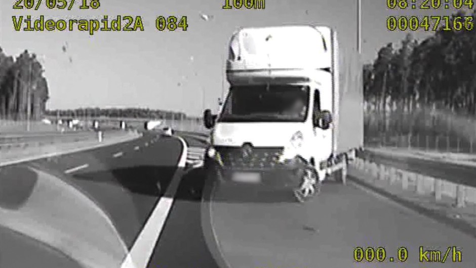 Jechał pod prąd drogą S3