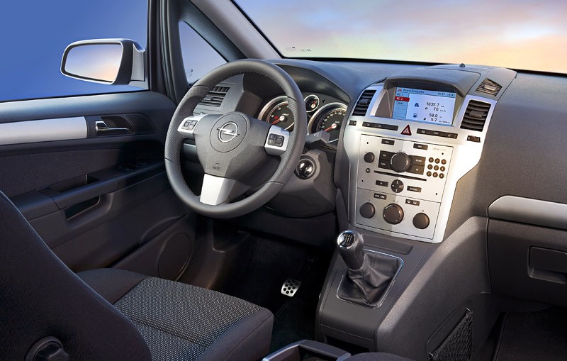 Opel: nowa Zafira w natarciu od lutego (dane techniczne plus ceny w Polsce)
