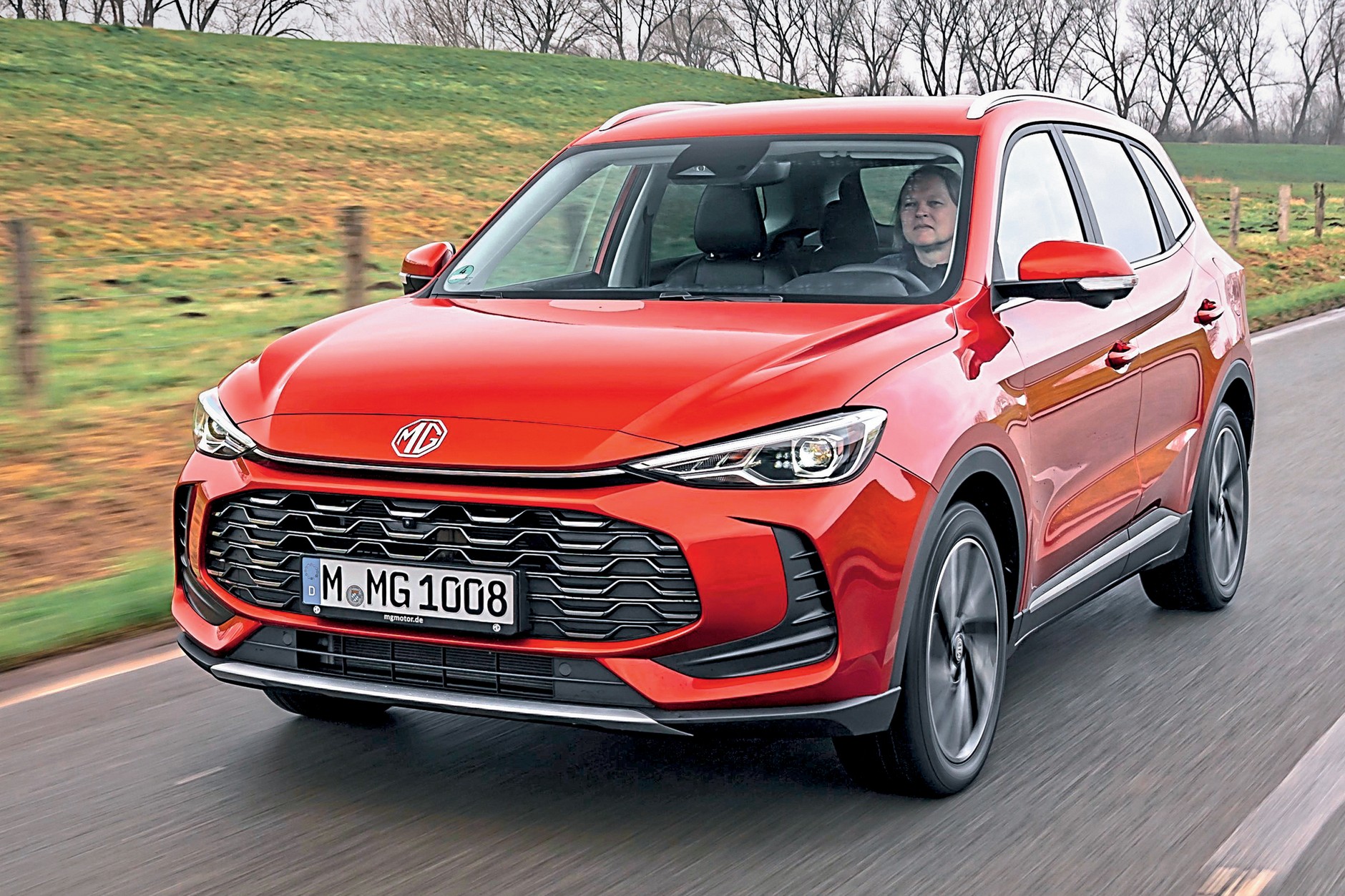 Pojedynek niedrogich SUVów: Dacia i MG