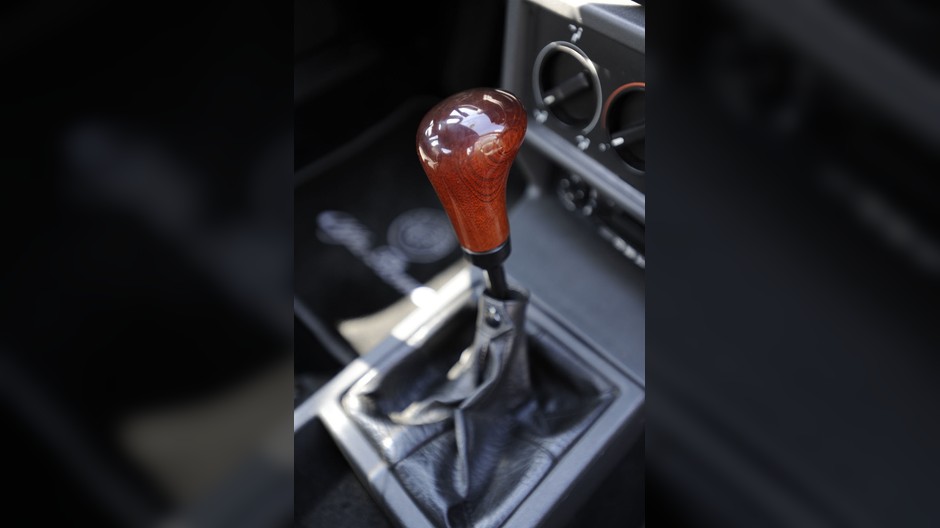 Alfa Romeo 75 - Jubileuszowy model z turbodopingiem