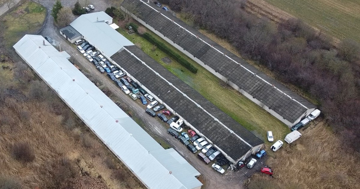 Nielegalny demontaż pojazdów na Podlasiu