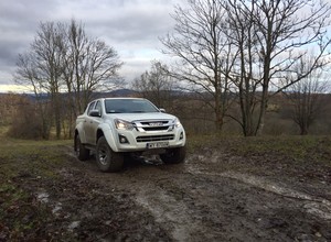 Isuzu D-Max - pękające resory