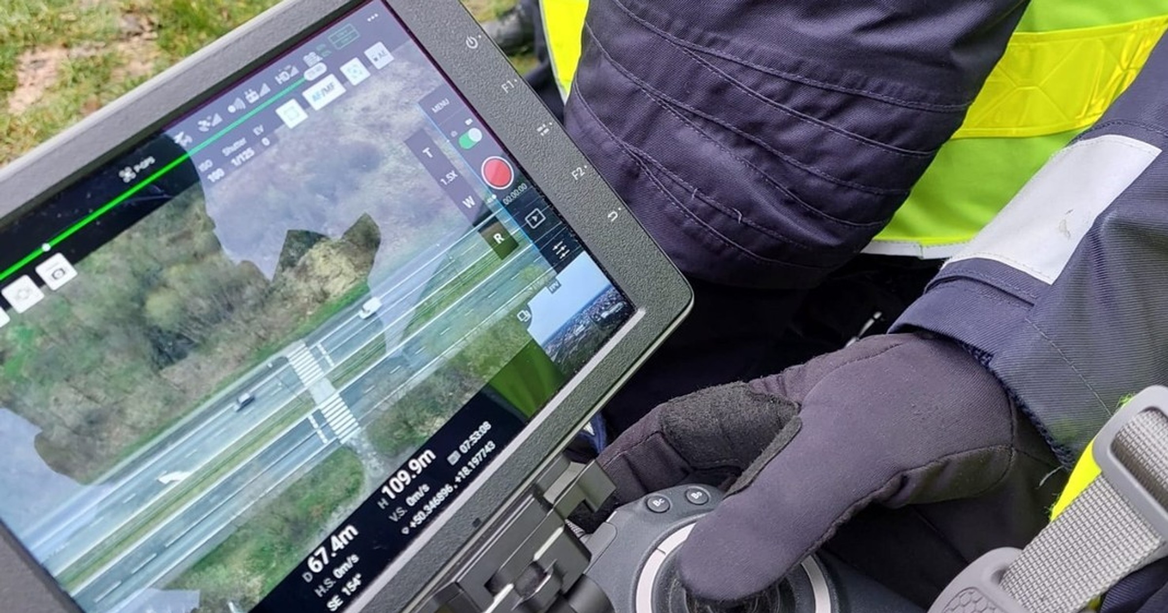 Policjanci od samego rana prowadzili specjalną akcję. Używali drona