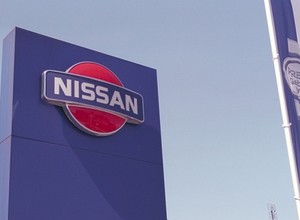 Nissan przyspiesza rozbudowę sieci stacji szybkiego ładowania