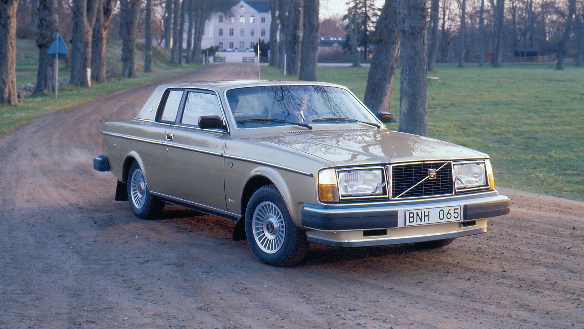 Volvo 262C (1977-1981)