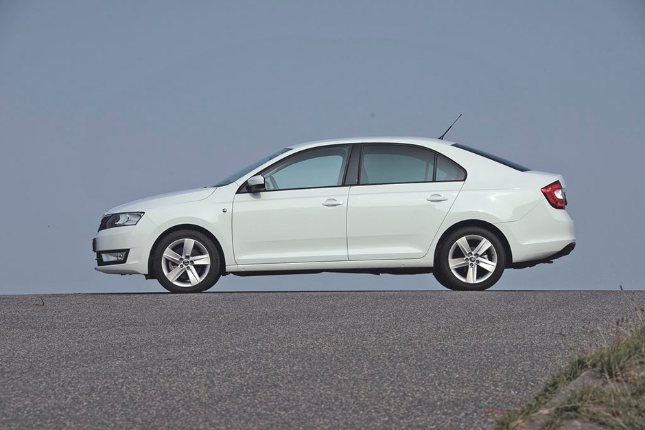 Fiat Tipo kontra Skoda Rapid - co oferują topowe wersje?