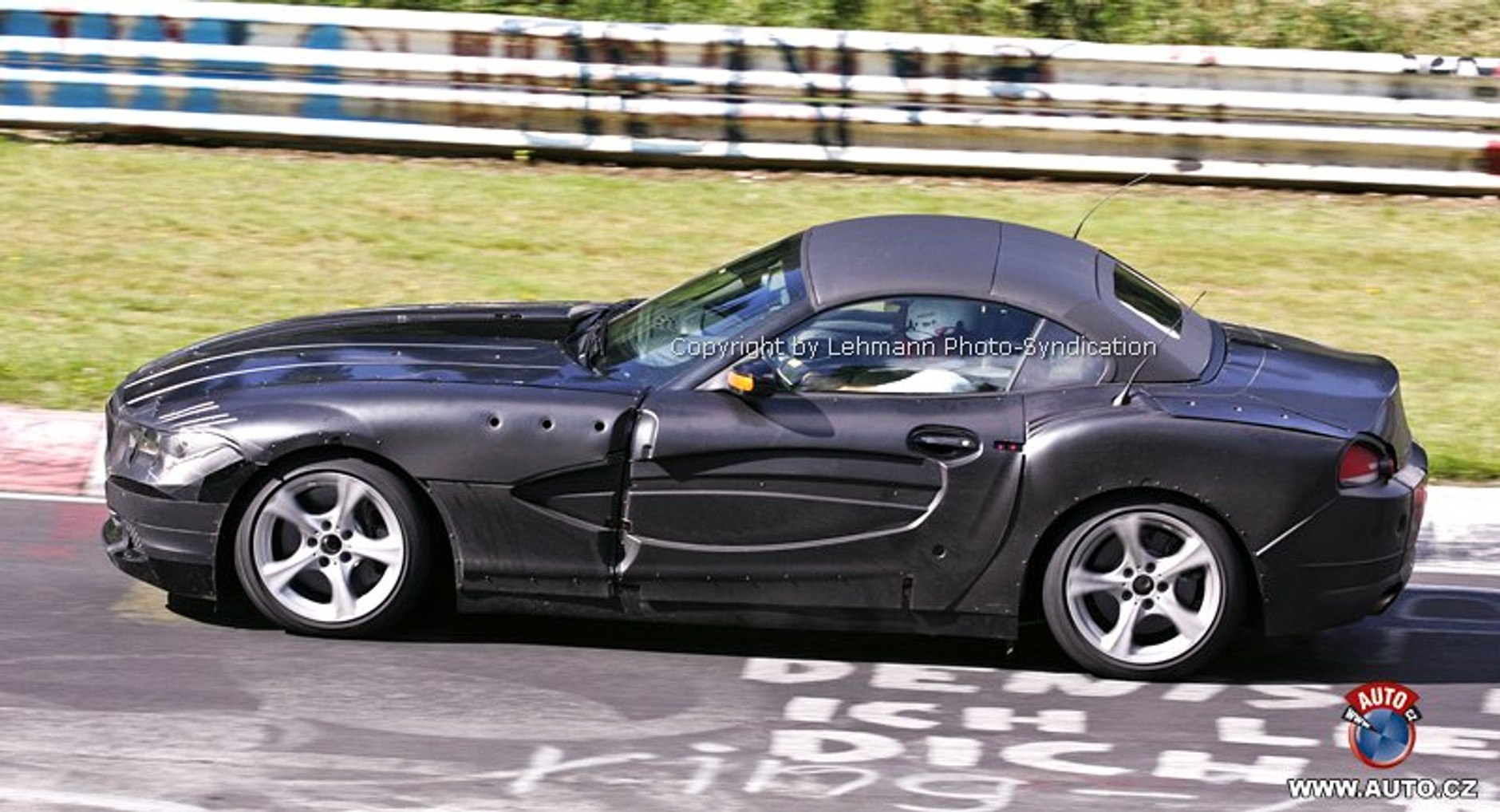 Zdjęcia szpiegowskie: BMW Z4 – świeża krew