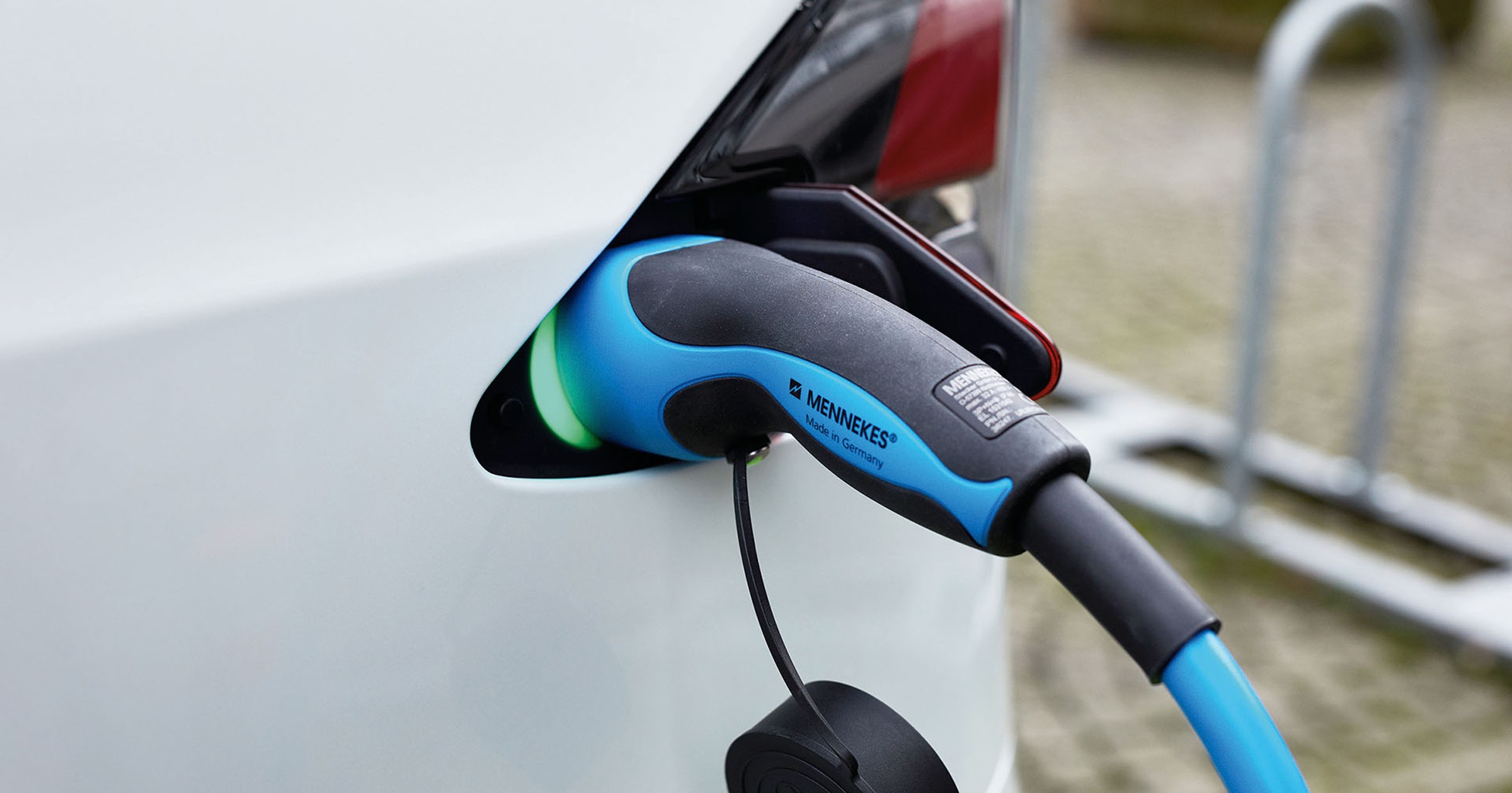 Tesla Model X kontra Audi e-tron - które elektryczne auto będzie lepszym wyborem?