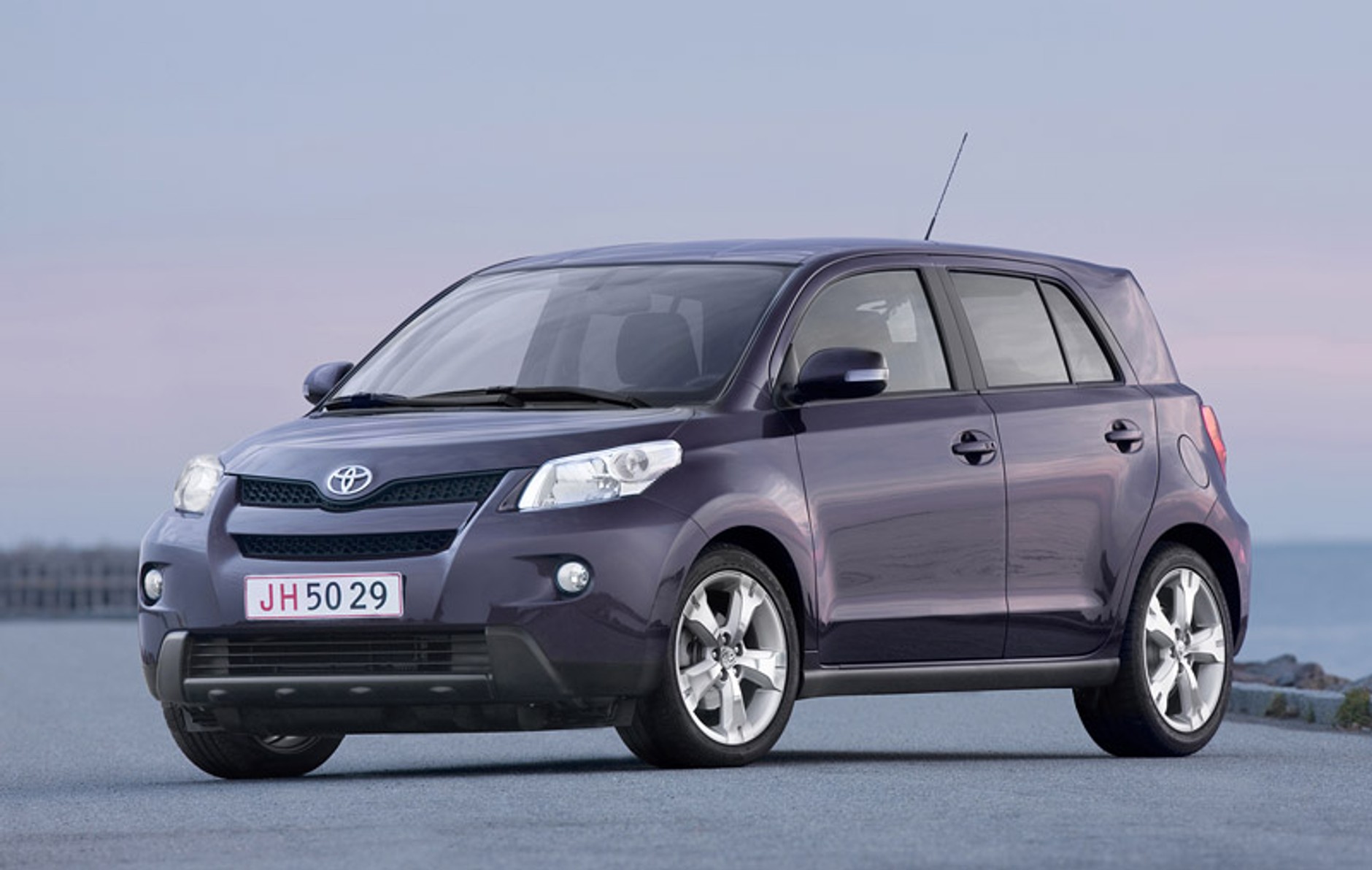 Paryż 2008: Toyota Urban Cruiser – miejski crossover z napędem 4x4 i nowym silnikiem 1,33 Dual VVT-i