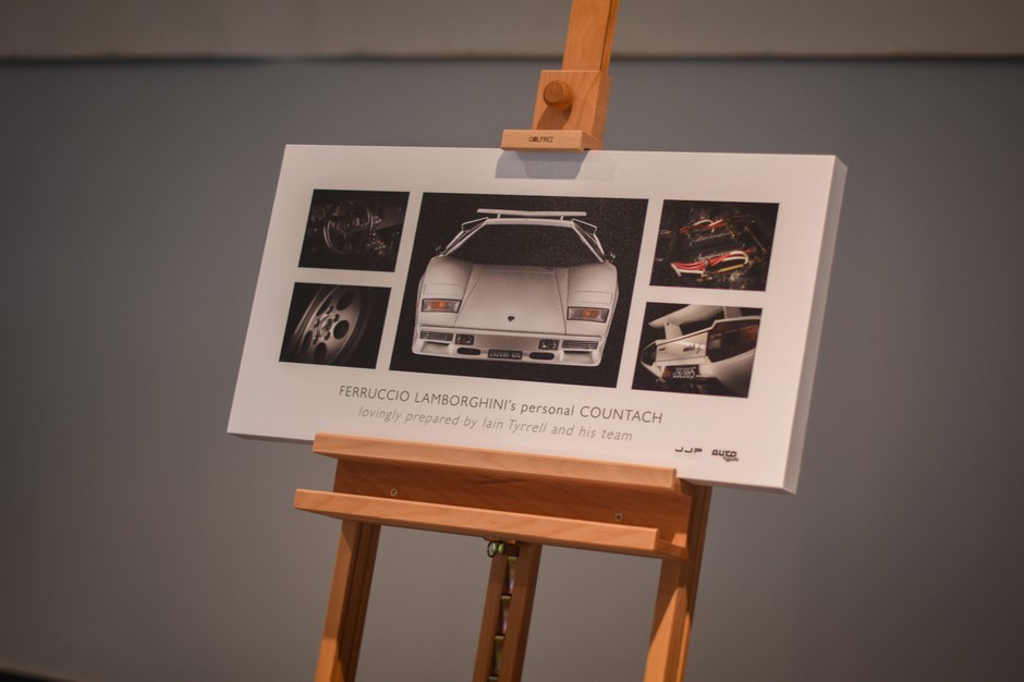 Słynne Lamborghini Countach w salonie w Radomiu