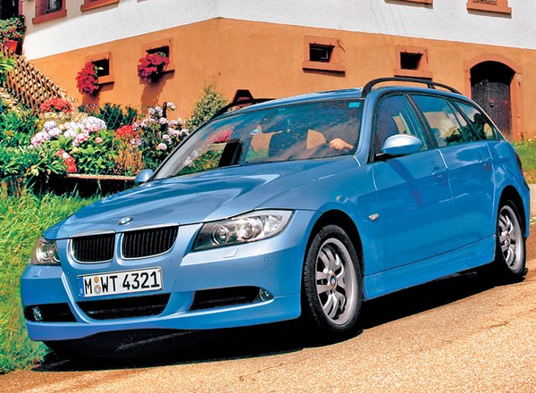 Trójka na szóstkę - BMW 320i Touring