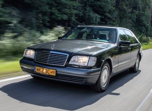 Zaprojektowanie tego auta kosztowało ponad miliard dolarów. Czy to sprawia, że Mercedes 600 SEL to najlepsze auto świata?