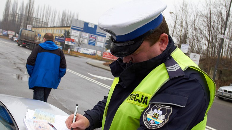 Badanie techniczne, rejestracja ubezpieczenie: kierowco, pamiętaj o ważnych datach