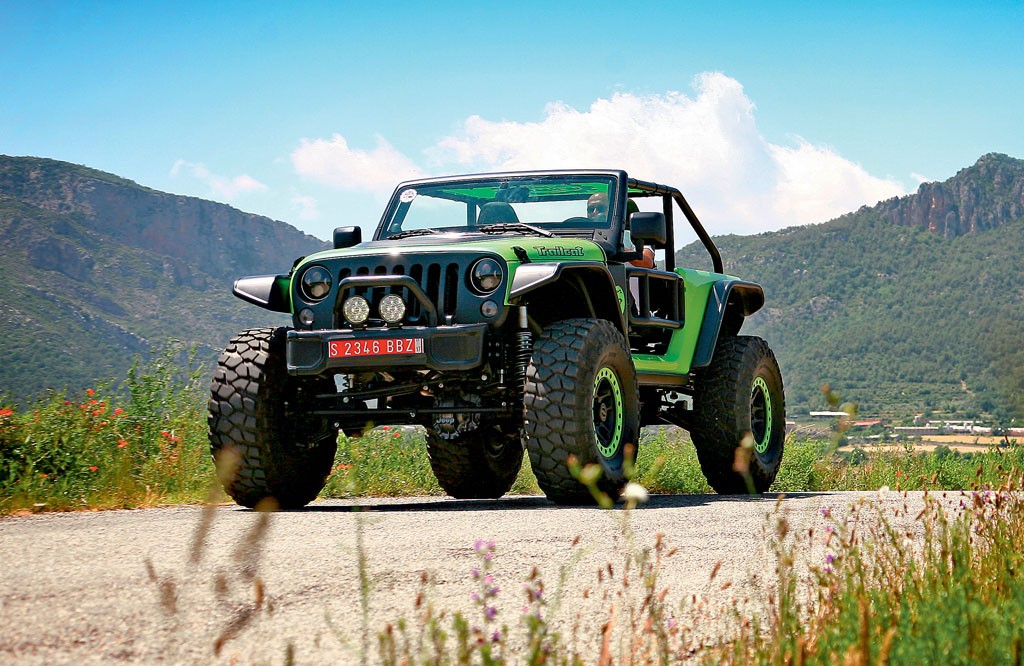 Jeep Wrangler Trailcat - driftowóz na spędem 4x4