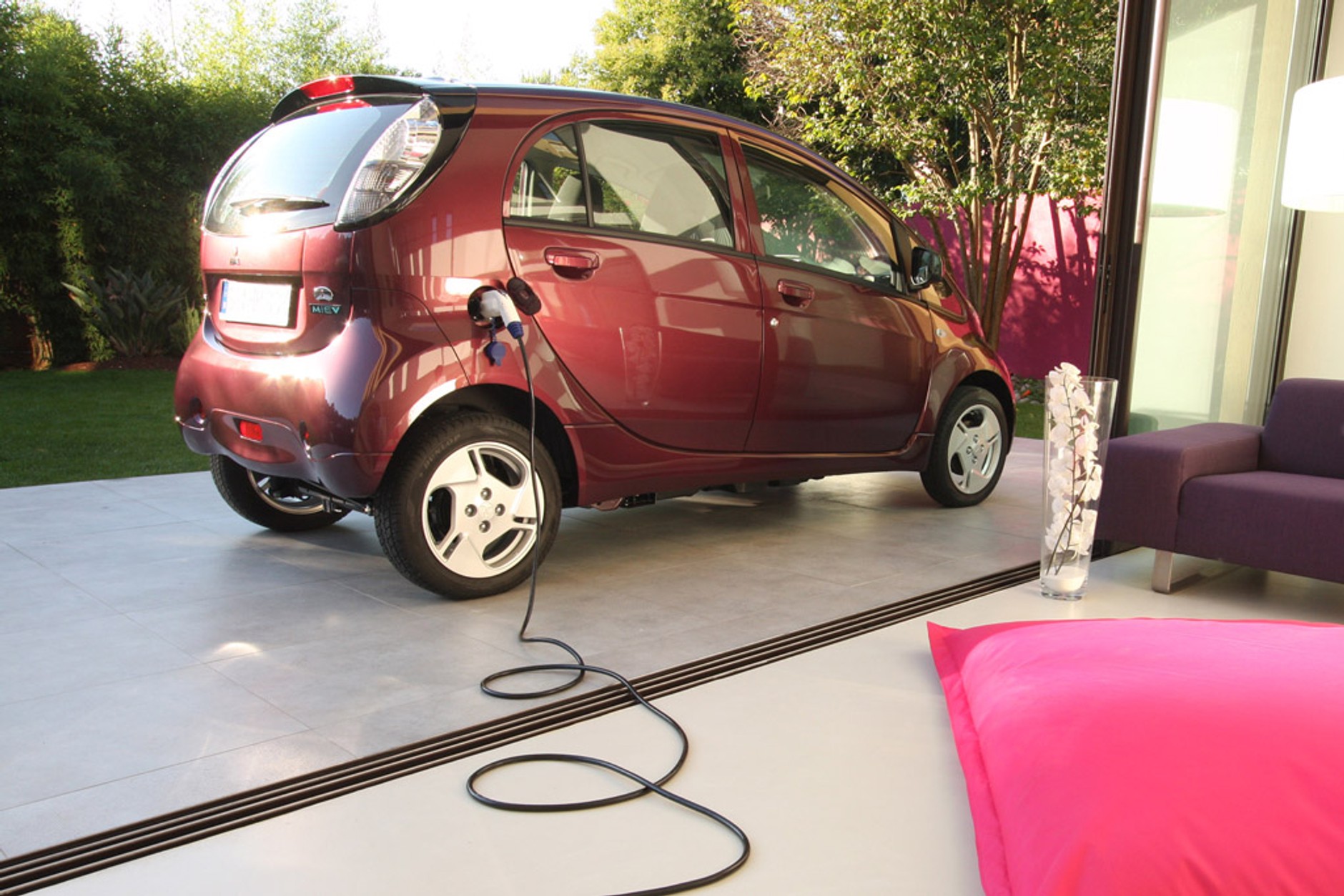 Mitsubishi i-MiEV tańszy o 30 proc.