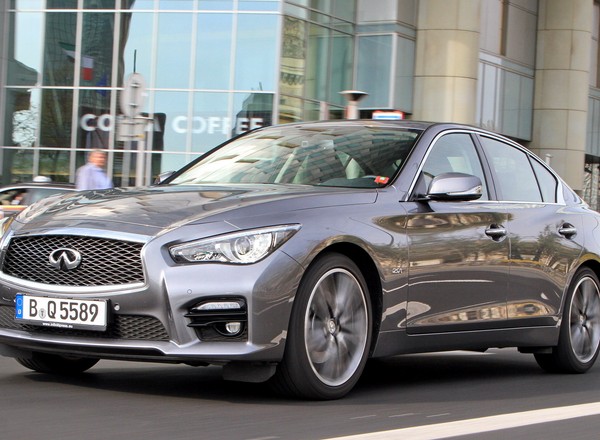 Test Infiniti Q50 2.0 Turbo: Dwulitrowiec na dopingu