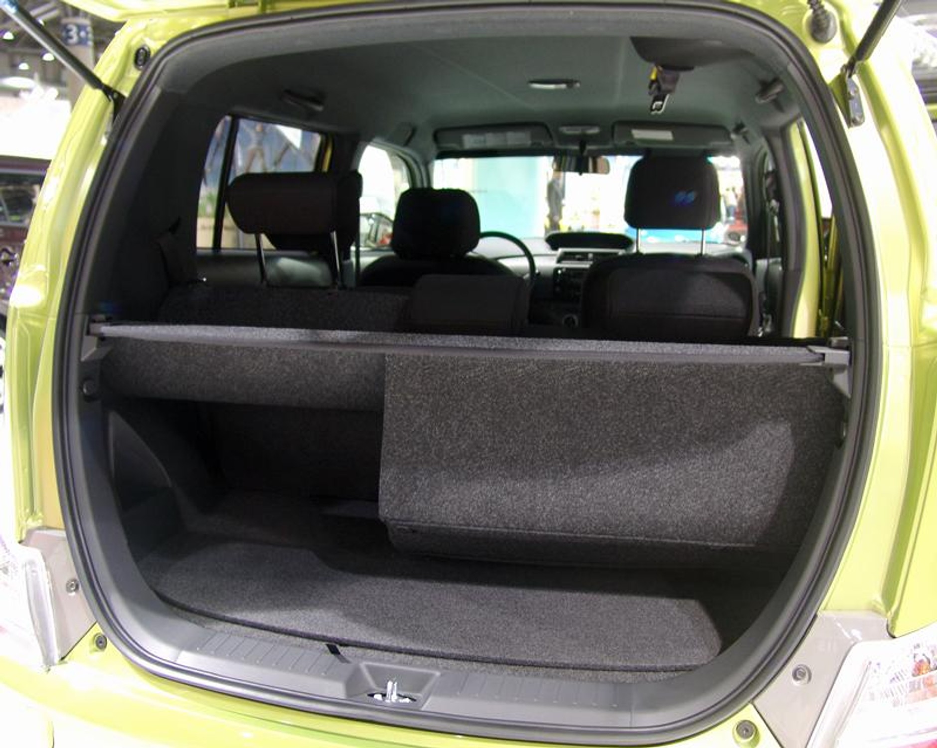 AMI/AMITEC 2007: Daihatsu Materia - kompaktowy van za 14,5 tys. euro.