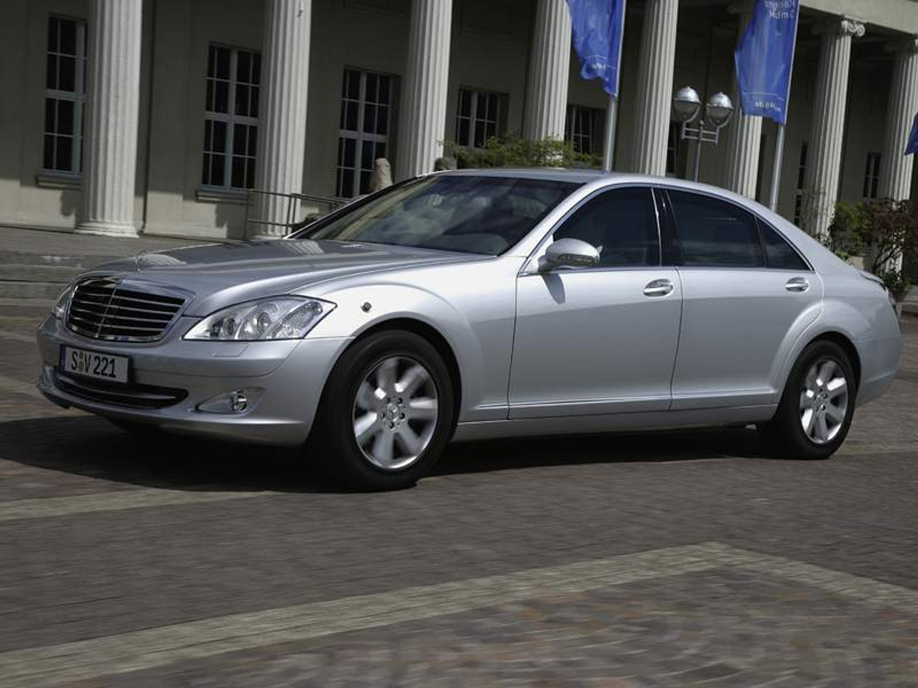 Mercedes-Benz S 600 Guard – osobisty ochroniarz