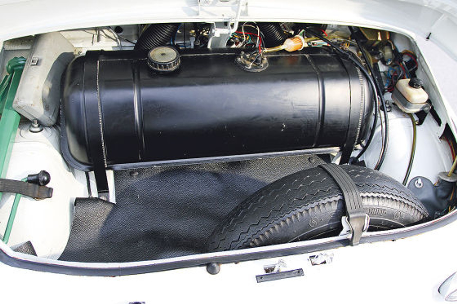 Abarth 500: wolny, ale zadziorny