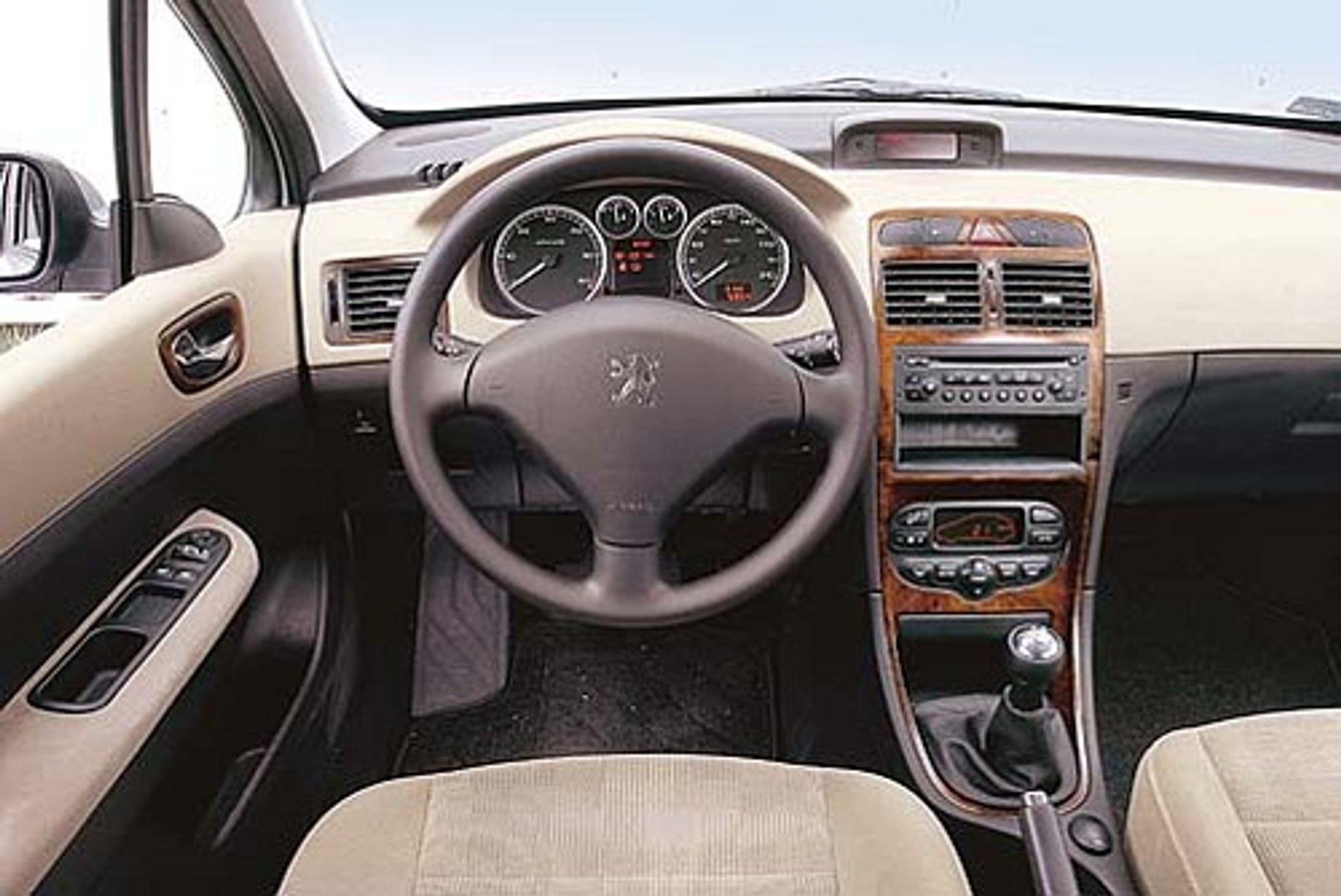 Umarł król, niech żyje król!