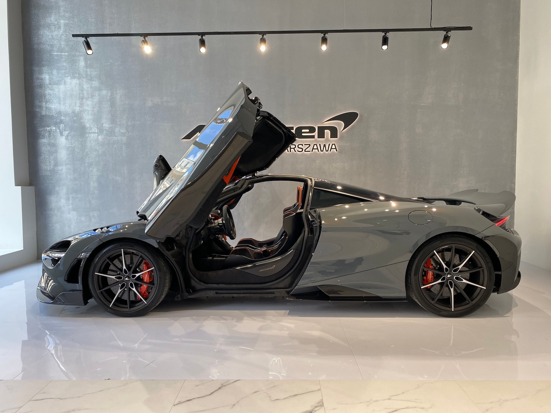 McLaren 765LT
