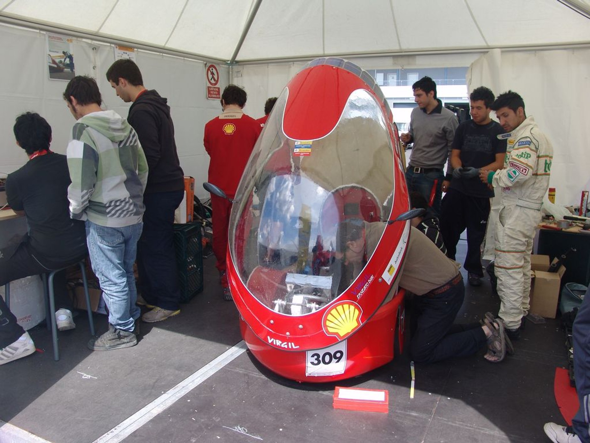 Shell Eco-marathon 2011: ile km na 1 litrze?