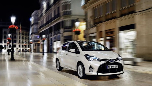 Toyota Yaris wzywana do serwisu