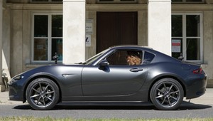 Mazda MX-5 RF 2.0 aut. - hardkor dla emerytów | TEST