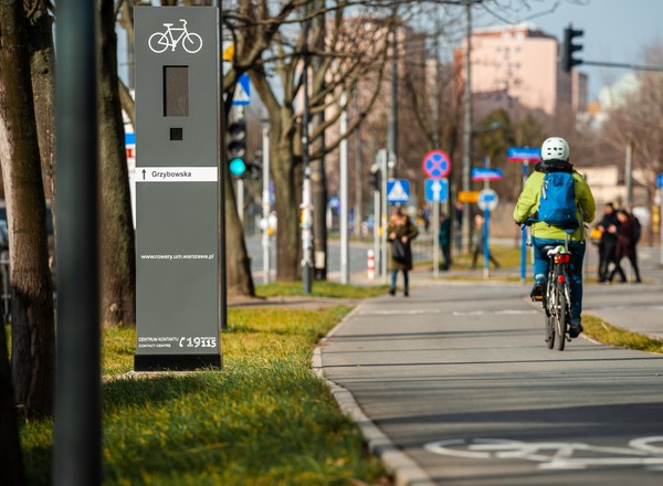 Nowe sygnalizatory dla rowerzystów - „totemy” pomogą przejechać na zielonym